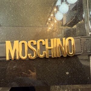 Moschino size 40 belt UNISEX NEVER USED comes in box